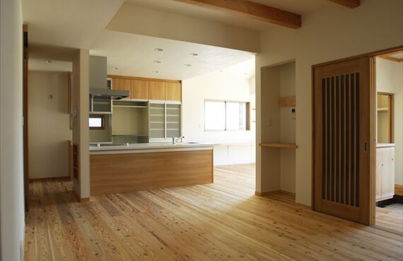 御殿場近くの壁紙リフォーム業者にタバコの臭いやヤニ汚れもご相談ください