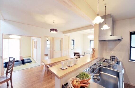 マンション住まいの方の壁紙のお悩み、当社にご相談ください。